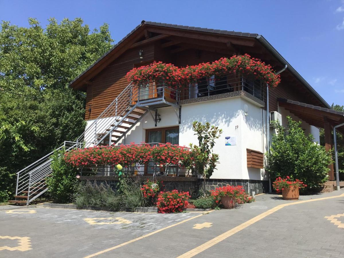 Dravecz Apartman Balatonlelle Exterior foto