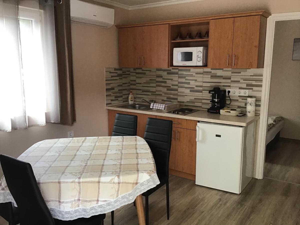 Dravecz Apartman Balatonlelle Exterior foto